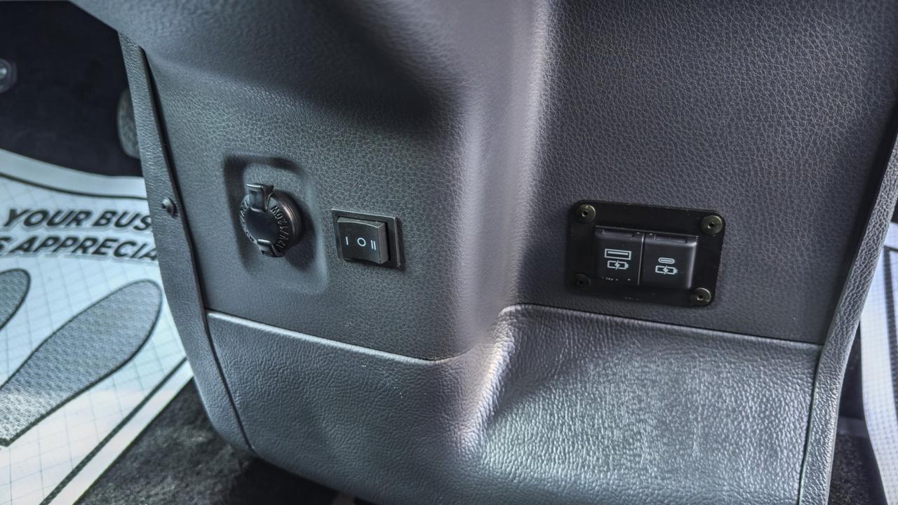 2024 Toyota Sienna LE WHEELCHAIR ACCESSIBLE Tallmadge OH