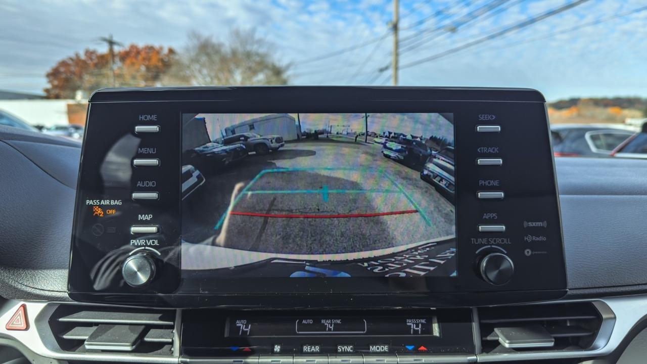 2024 Toyota Sienna LE WHEELCHAIR ACCESSIBLE Tallmadge OH