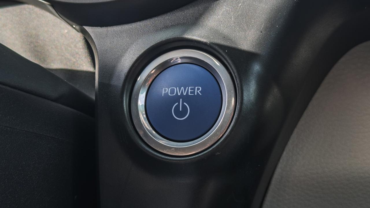 2024 Toyota Sienna LE WHEELCHAIR ACCESSIBLE Tallmadge OH