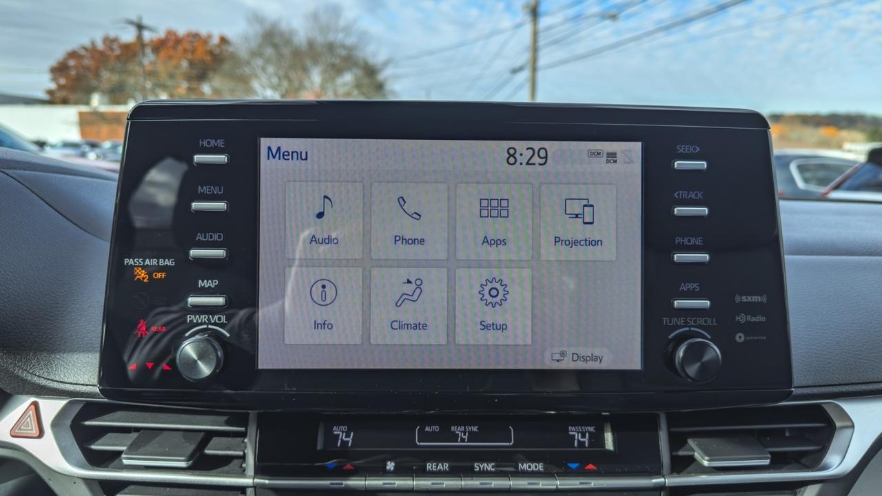 2024 Toyota Sienna LE WHEELCHAIR ACCESSIBLE Tallmadge OH