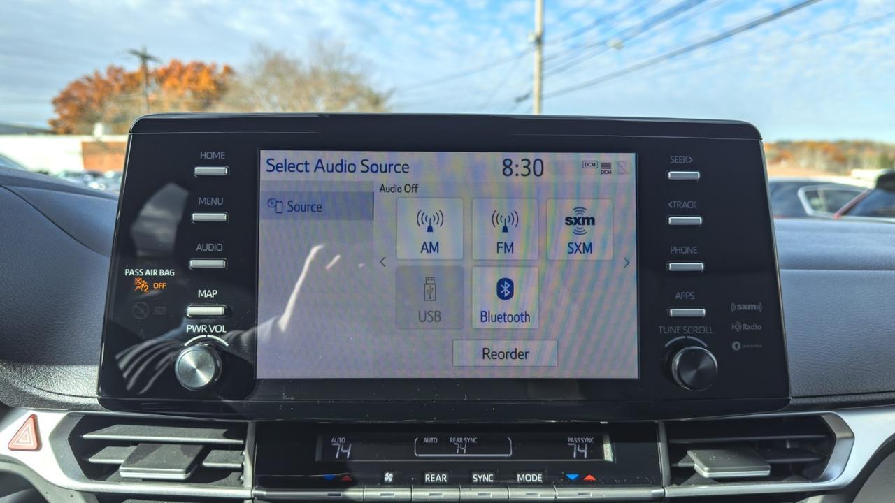 2024 Toyota Sienna LE WHEELCHAIR ACCESSIBLE Tallmadge OH