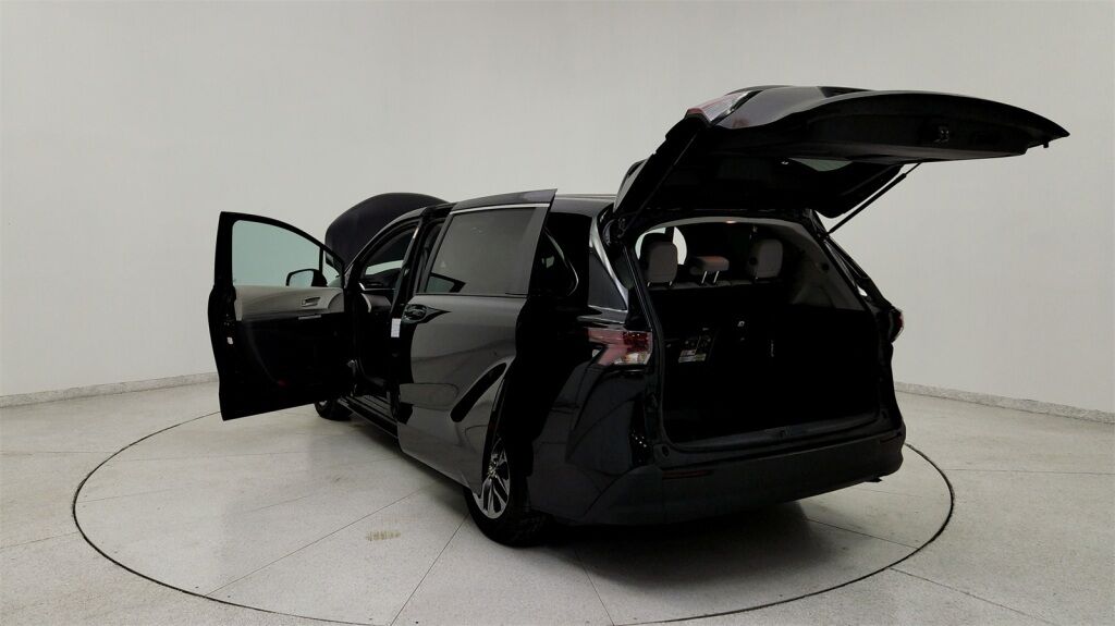 2024 Toyota Sienna LE Laurel MD