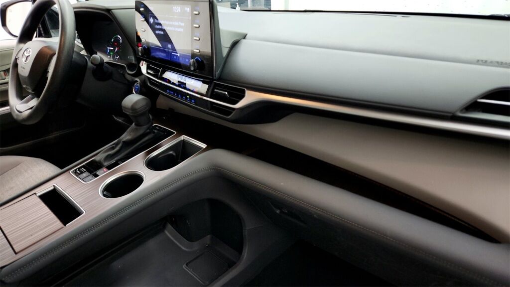 2024 Toyota Sienna LE Laurel MD