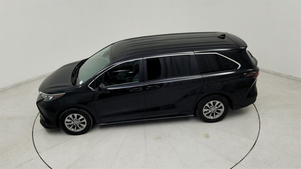 2024 Toyota Sienna LE Laurel MD