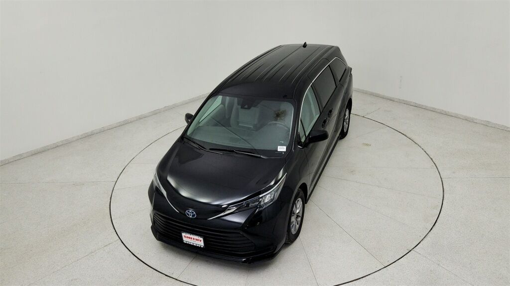 2024 Toyota Sienna LE Laurel MD