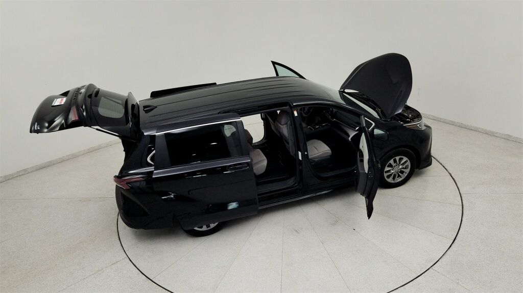 2024 Toyota Sienna LE Laurel MD