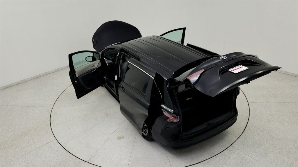 2024 Toyota Sienna LE Laurel MD