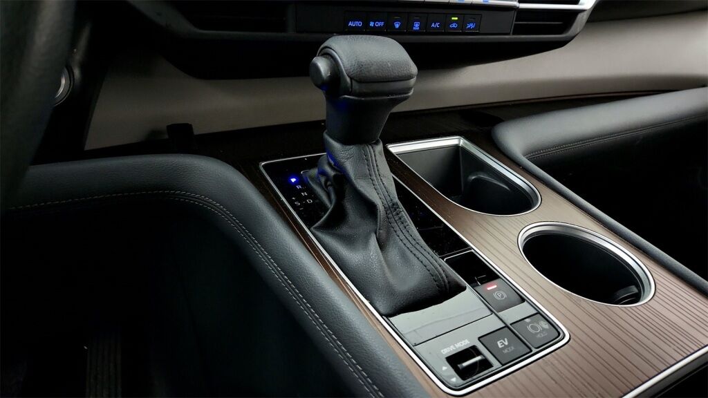 2024 Toyota Sienna LE Laurel MD