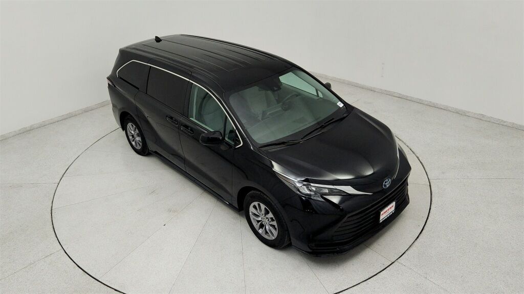 2024 Toyota Sienna LE Laurel MD