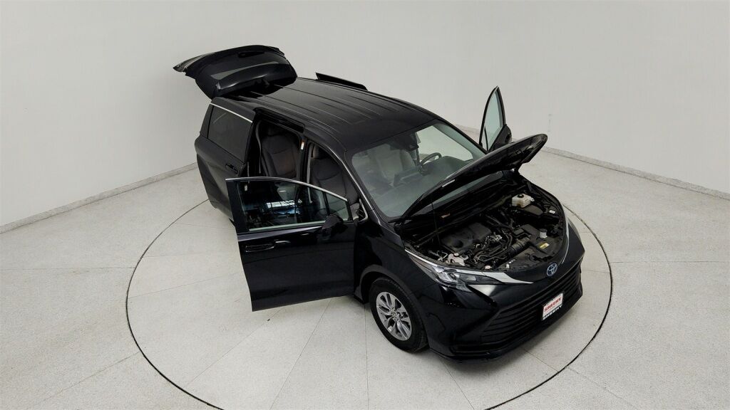 2024 Toyota Sienna LE Laurel MD