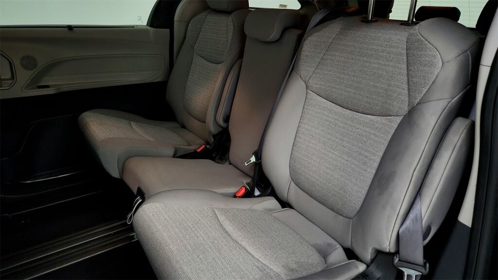 2024 Toyota Sienna LE Laurel MD