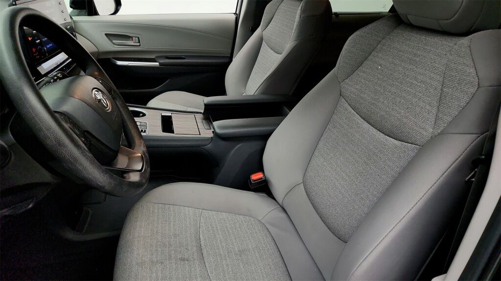 2024 Toyota Sienna LE Laurel MD