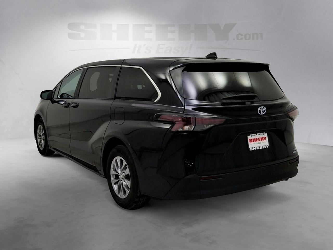 2024 Toyota Sienna LE Laurel MD