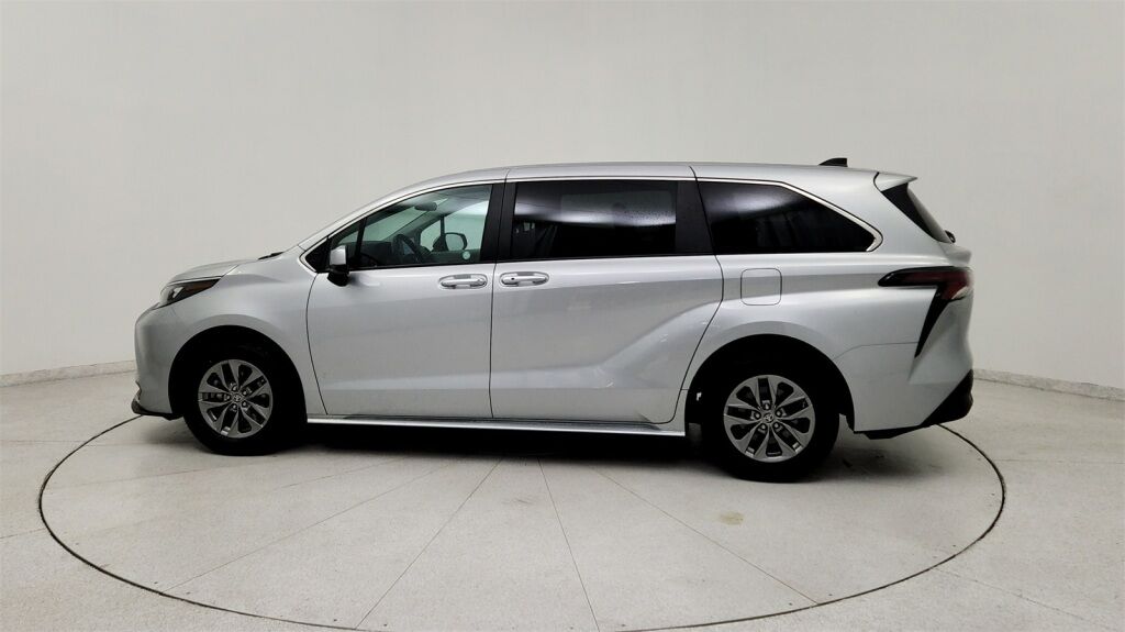 2024 Toyota Sienna LE Laurel MD