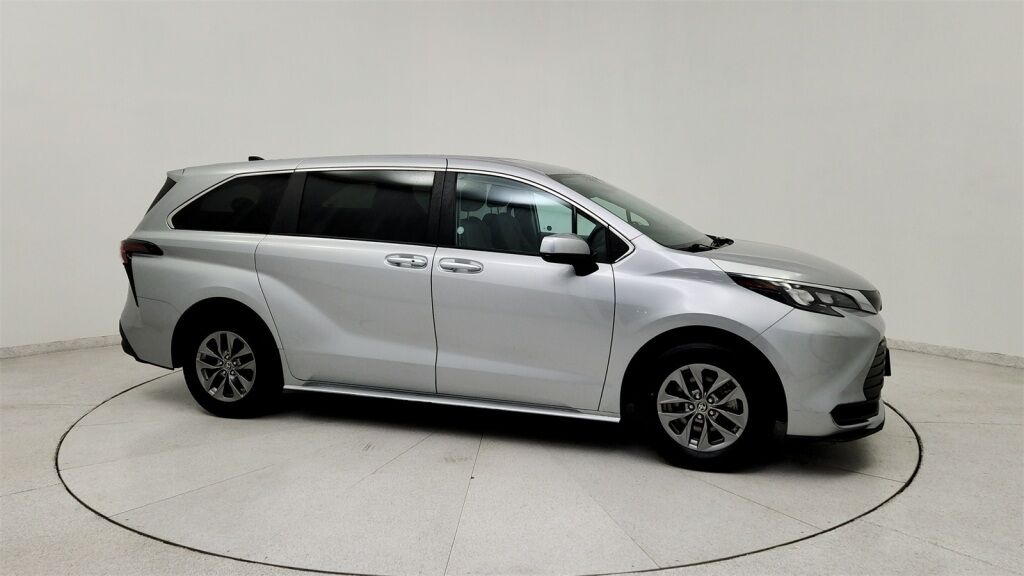 2024 Toyota Sienna LE Laurel MD