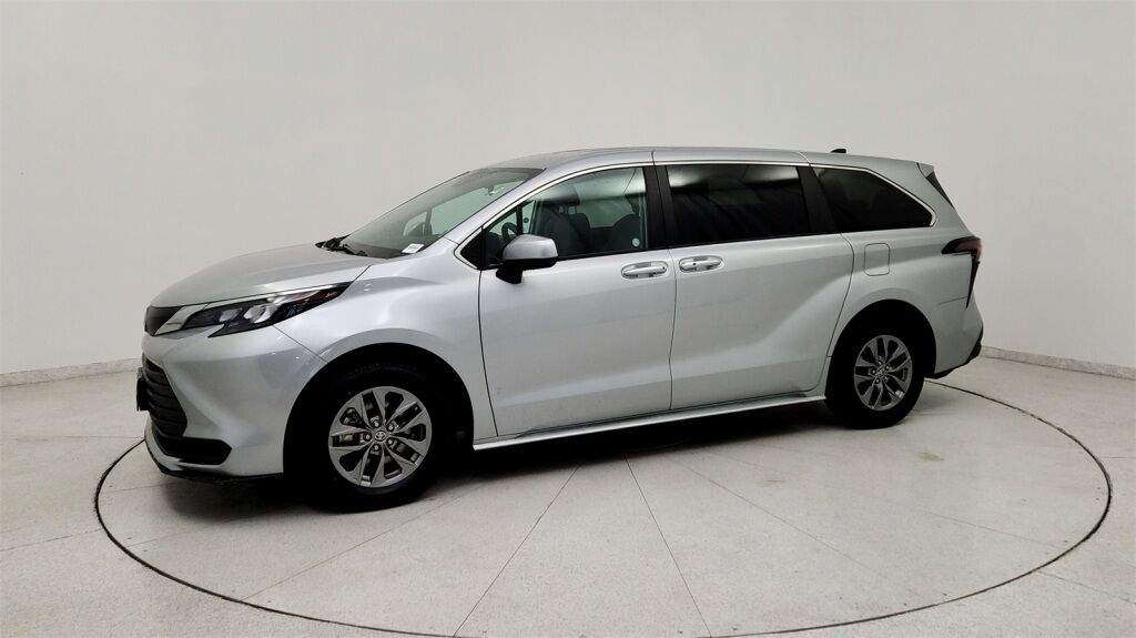 2024 Toyota Sienna LE Laurel MD