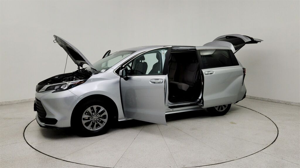 2024 Toyota Sienna LE Laurel MD