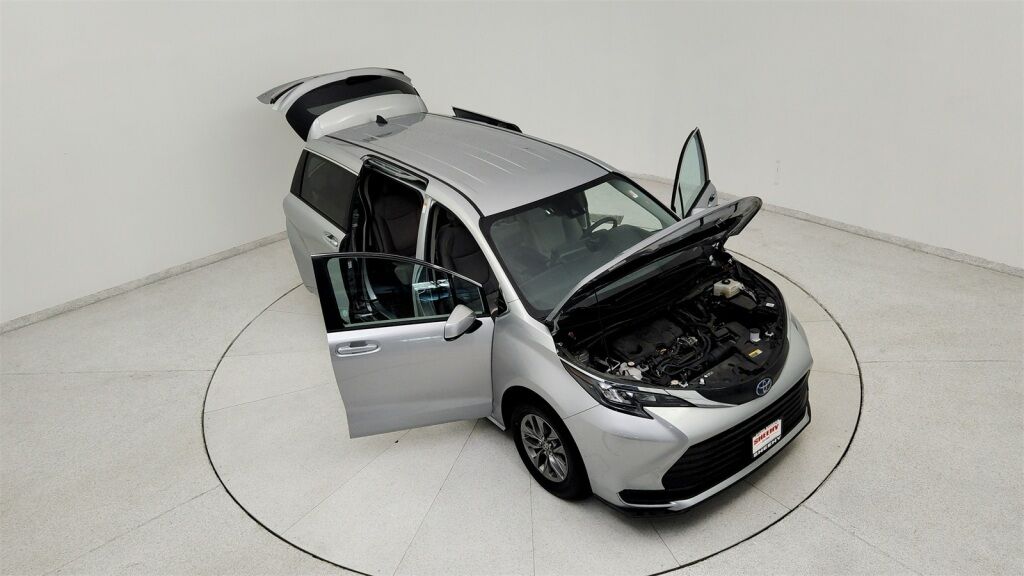 2024 Toyota Sienna LE Laurel MD