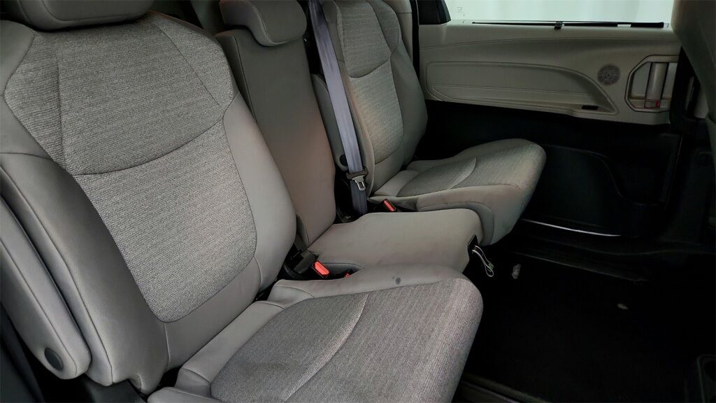 2024 Toyota Sienna LE Laurel MD