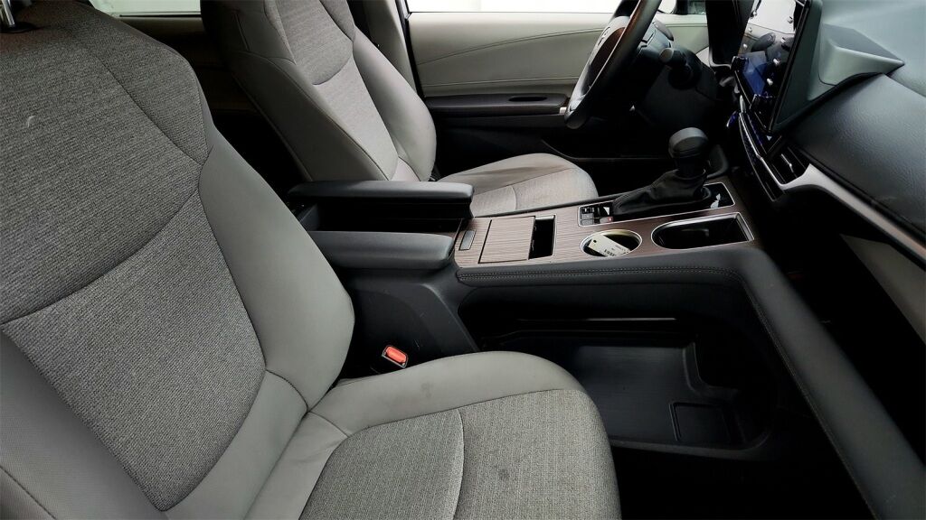 2024 Toyota Sienna LE Laurel MD