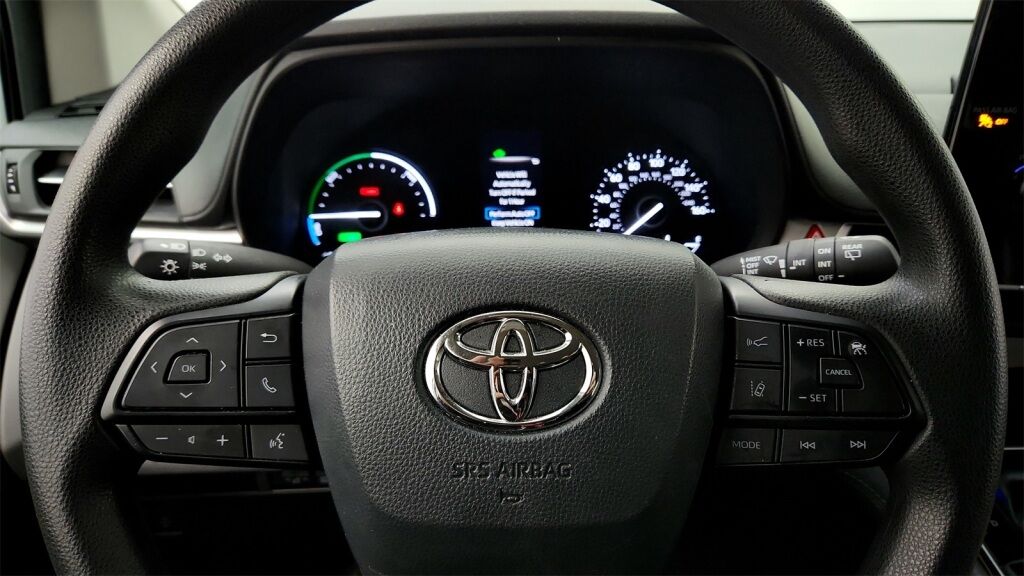 2024 Toyota Sienna LE Laurel MD