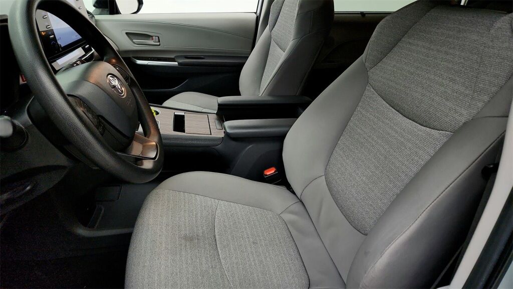 2024 Toyota Sienna LE Laurel MD