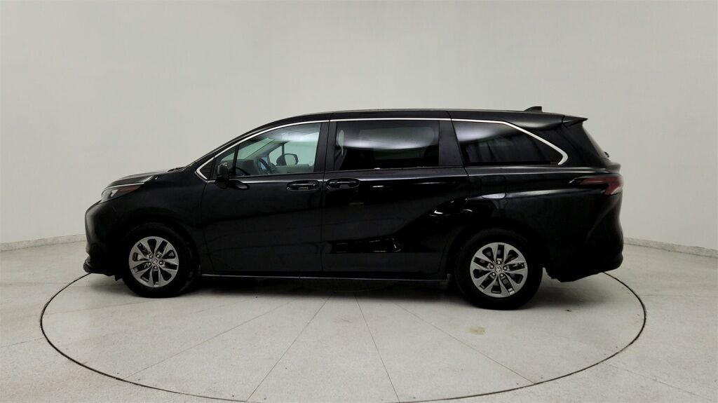 2024 Toyota Sienna LE Laurel MD