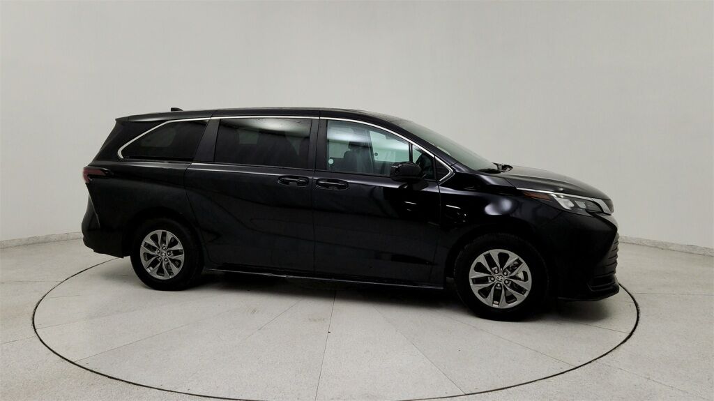 2024 Toyota Sienna LE Laurel MD