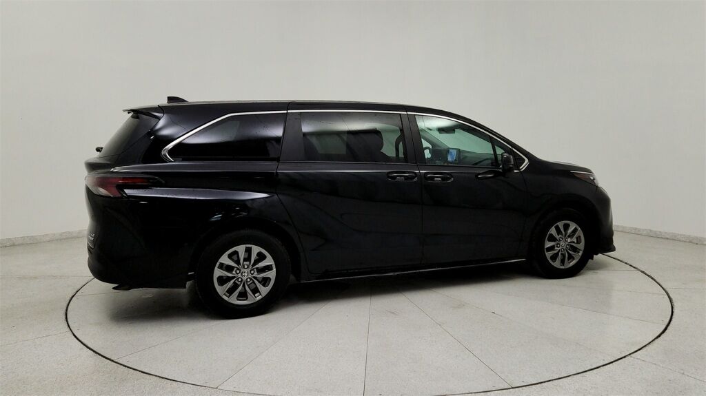 2024 Toyota Sienna LE Laurel MD