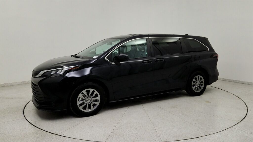 2024 Toyota Sienna LE Laurel MD