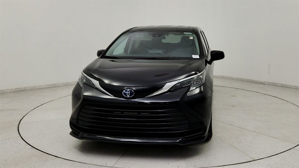 2024 Toyota Sienna LE Laurel MD