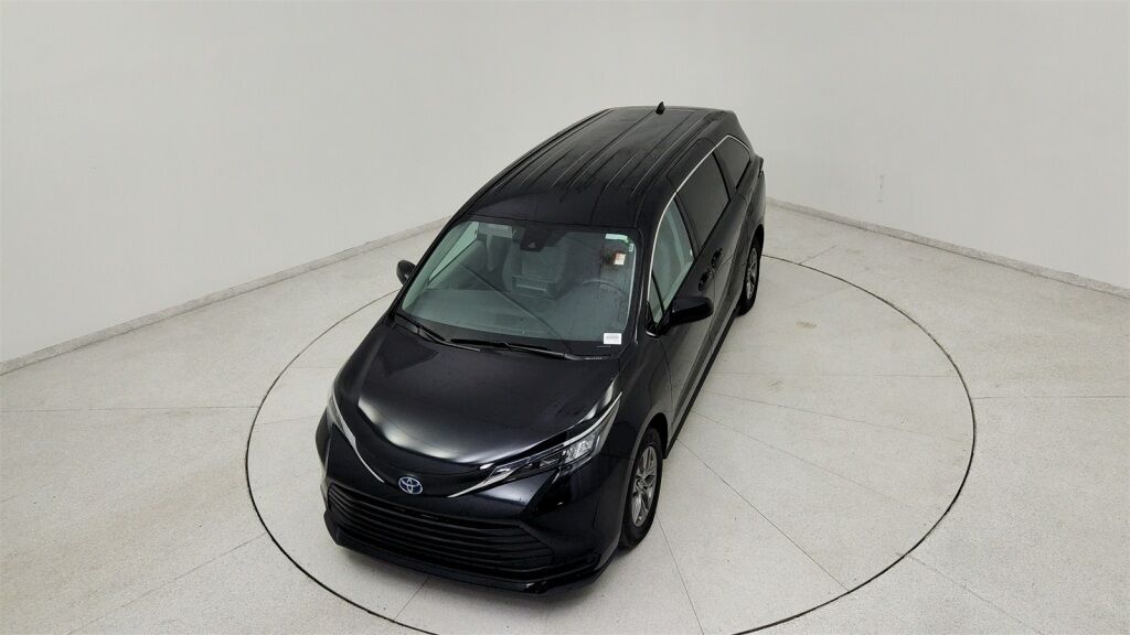 2024 Toyota Sienna LE Laurel MD