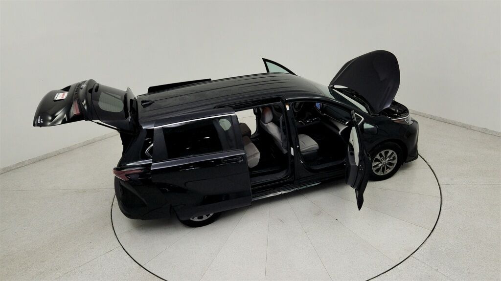 2024 Toyota Sienna LE Laurel MD