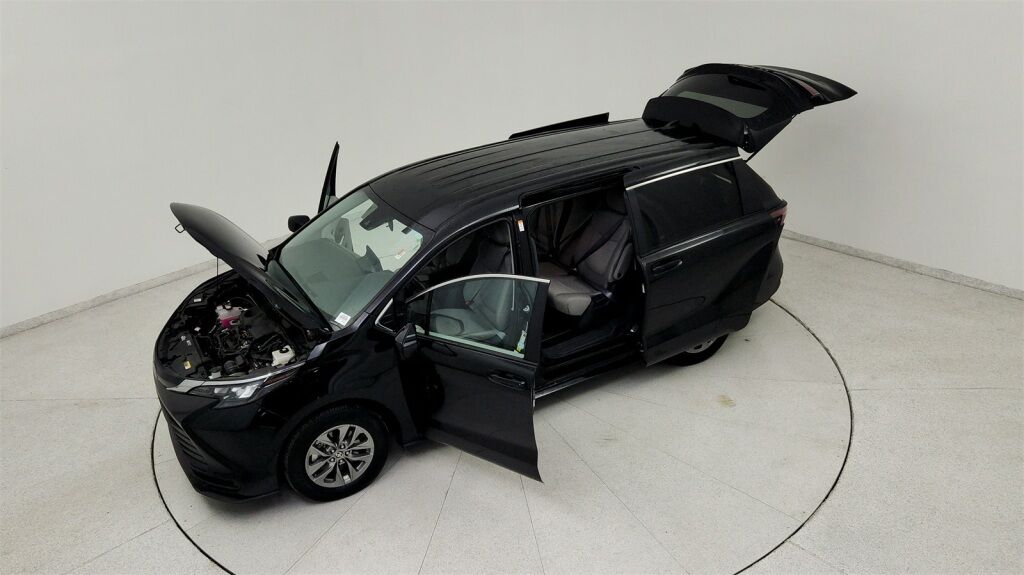 2024 Toyota Sienna LE Laurel MD