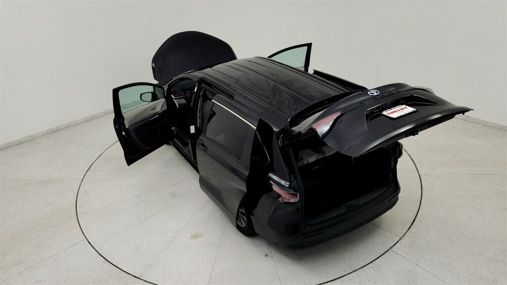 2024 Toyota Sienna LE Laurel MD