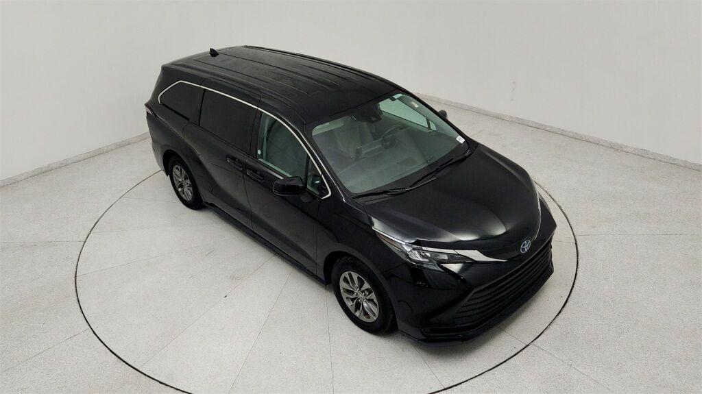 2024 Toyota Sienna LE Laurel MD