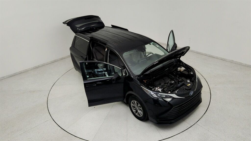 2024 Toyota Sienna LE Laurel MD