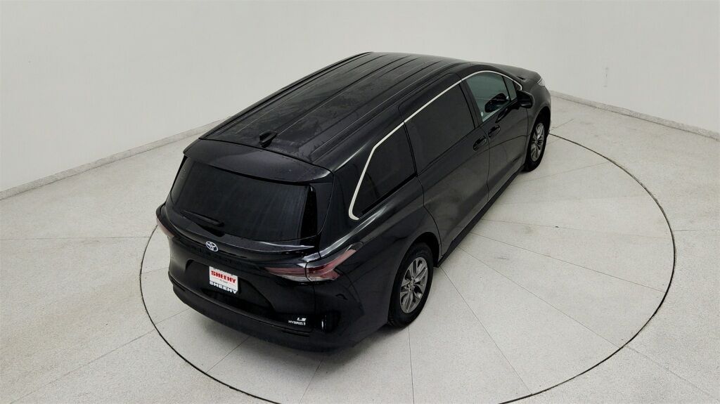 2024 Toyota Sienna LE Laurel MD