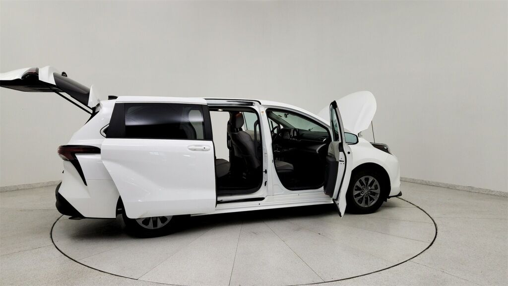 2024 Toyota Sienna LE Laurel MD