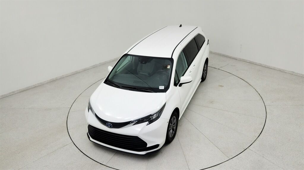 2024 Toyota Sienna LE Laurel MD