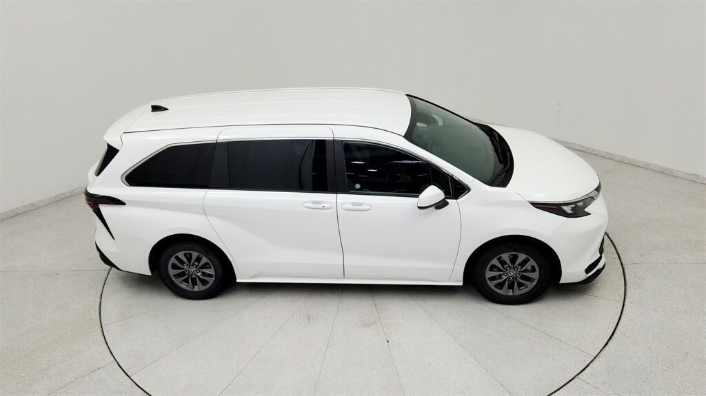 2024 Toyota Sienna LE Laurel MD