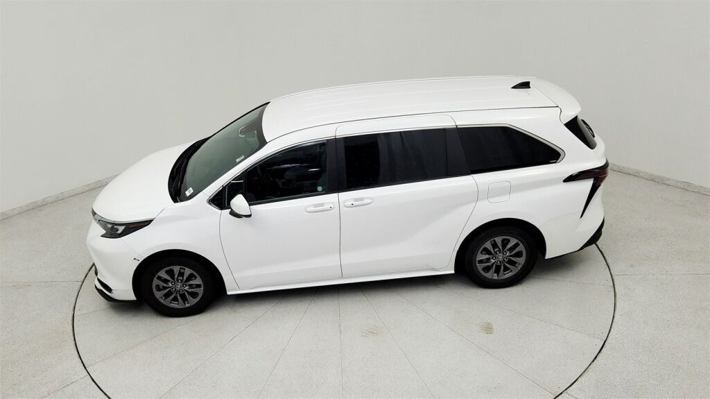2024 Toyota Sienna LE Laurel MD