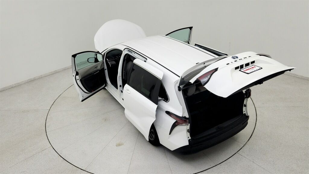 2024 Toyota Sienna LE Laurel MD