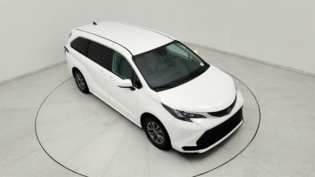 2024 Toyota Sienna LE Laurel MD