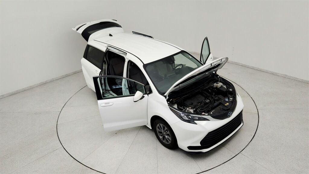 2024 Toyota Sienna LE Laurel MD