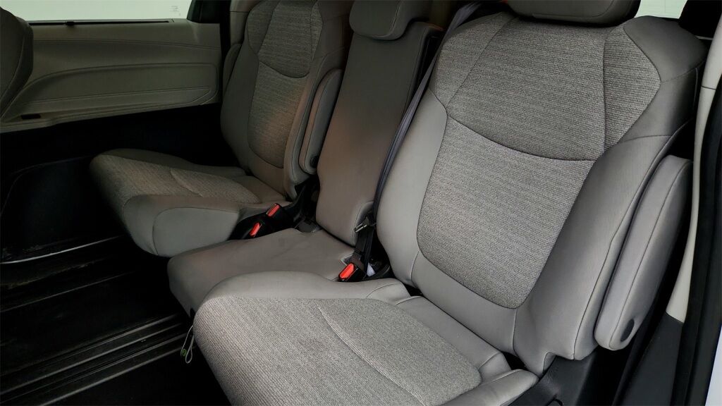 2024 Toyota Sienna LE Laurel MD