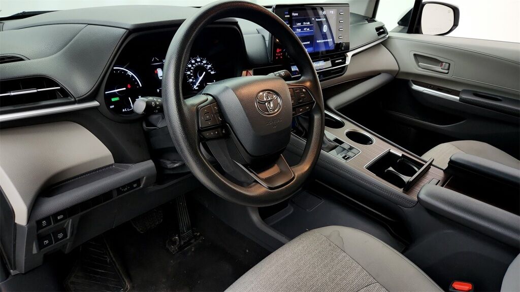 2024 Toyota Sienna LE Laurel MD