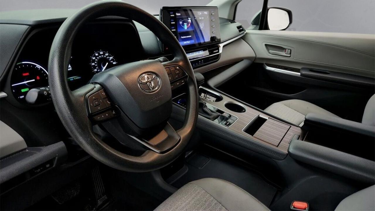 2024 Toyota Sienna LE Laurel MD