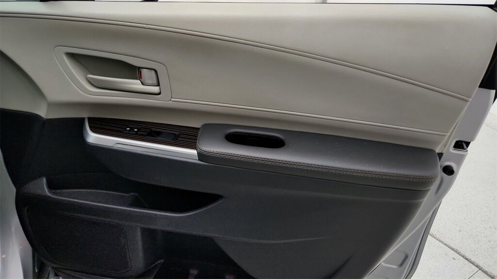 2024 Toyota Sienna LE Laurel MD