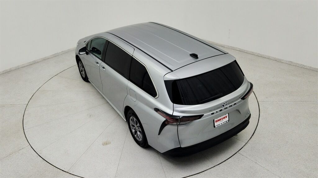 2024 Toyota Sienna LE Laurel MD